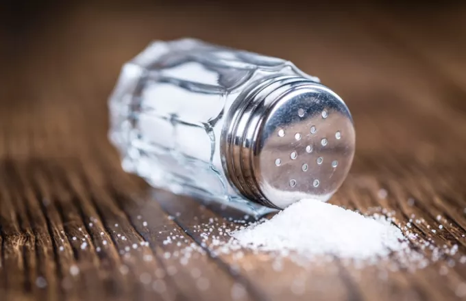 Προειδοποίηση FDA σε βιομηχανίες τροφίμων: Μειώστε το αλάτι στα προϊόντα- Οι κίνδυνοι για την υγεία 