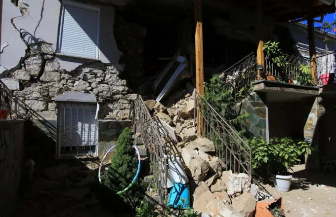 Σεισμός - Θεσσαλία: Μη κατοικήσιμα πάνω από 200 σπίτια σε Ελασσόνα και Τύρναβο