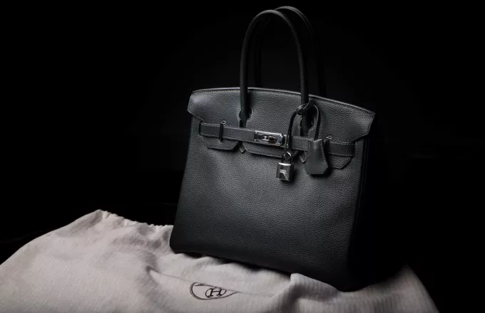 Η τσάντα «Victoria» του Hermès δεν θα φτιάχνεται πλέον από δέρμα