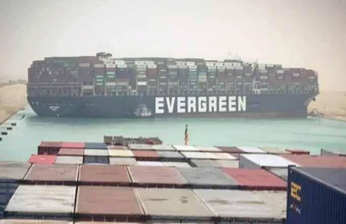 Πλακιωτάκης: 16 ελληνικά πλοία σε αναμονή στη Διώρυγα του Σουέζ – Τεράστιο πρόβλημα