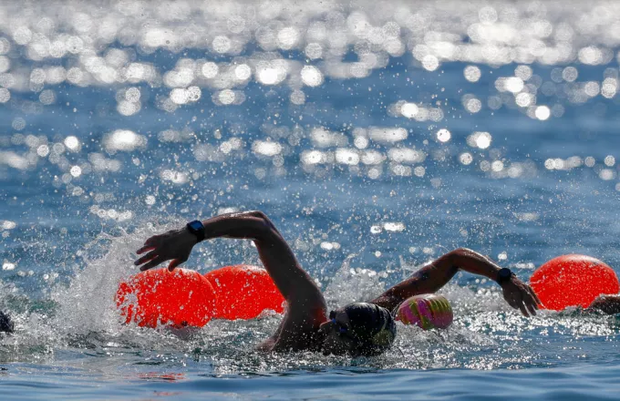 Αυθεντικός Μαραθώνιος Κολύμβησης: Κολύμβηση στα ιστορικά στενά του Αρτεμισίου (pics)