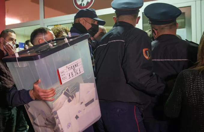 Αλβανία: Έκλεισαν οι κάλπες των βουλευτικών εκλογών