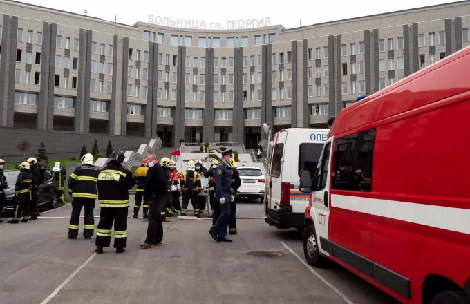 Ρωσία: Γιατροί ολοκλήρωσαν με επιτυχία εγχείρηση ανοικτής καρδιάς, ενώ είχε ξεσπάσει πυρκαγιά στο νοσοκομείο