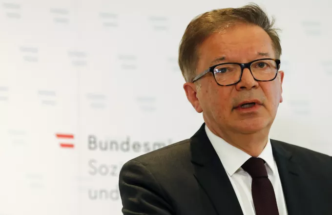 Αυστρία: Παραιτήθηκε ο υπουργός Υγείας λόγω υπερκόπωσης- Εξαντλήθηκε με διαχείριση πανδημίας