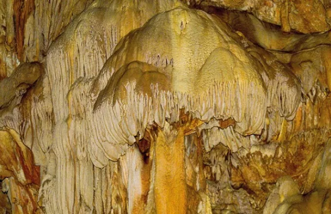 Πρέβεζα: «Ένα κρυμμένο μυστικό της γης» -Σπήλαιο με σταλακτίτες και σταλαγμίτες ανακάλυψε παρέα νεαρών