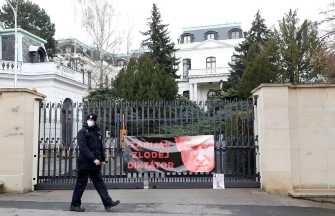 Η Τσεχία απέλασε 18 Ρώσους διπλωμάτες - Τους κατηγορεί για κατασκοπεία