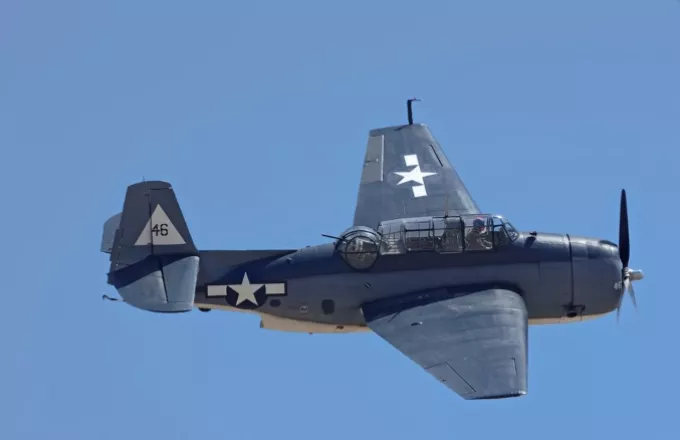 Αεροσκάφος του Β’ Παγκοσμίου Πολέμου έκανε προσθαλάσσωση σε ακτή με λουόμενους (video)