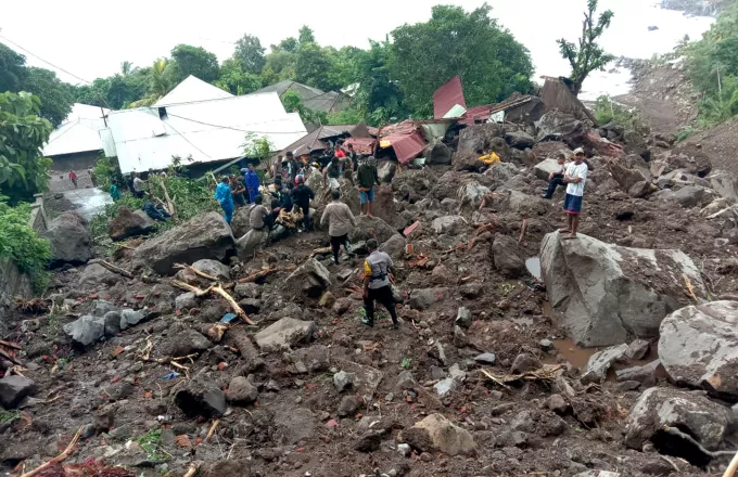 Ινδονησία: Σχεδόν 160 νεκροί και 70 αγνοούμενοι από τις πλημμύρες στο ανατολικό Τιμόρ 