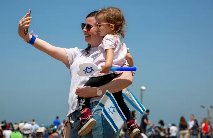 Χωρίς μάσκες σε ανοιχτούς χώρους στο Ισραήλ - Το επόμενο βήμα στην άρση των περιορισμών