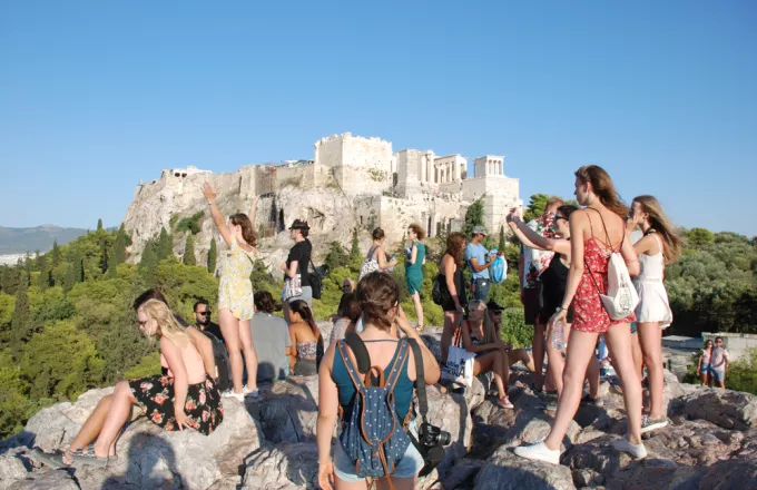 Γερμανική ένεση στον ελληνικό τουρισμό με 260,000 αφίξεις επισκεπτών τον Ιούνιο