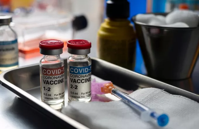 Κορωνοϊός - WSJ: Προς ενισχυτικές δόσεις των εμβολίων στους 6 μήνες, αντί των 8, στις ΗΠΑ 