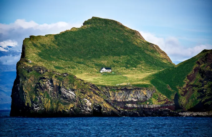 Το μυστήριο με «το πιο μοναχικό σπίτι στον κόσμο» (pic+vid)