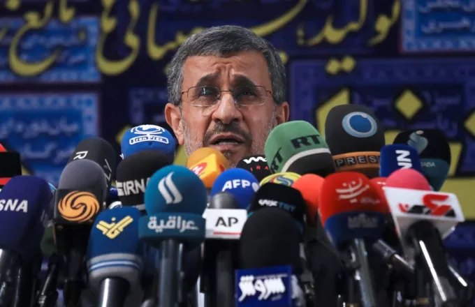 Μαχμούντ Αχμαντινετζάντ: Θέλει να γίνει ξανά πρόεδρος του Ιράν - Πώς ήρθε σε ρήξη με τον Χαμενεΐ