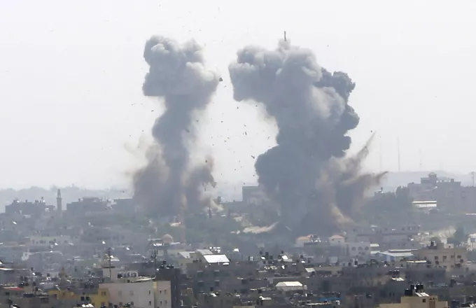 Ισραηλινές αεροπορικές επιδρομές συνεχίζουν να πλήττουν τη Γάζα -42.000 Παλαιστίνιοι έχουν εγκαταλείψει τα σπίτια τους