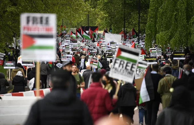 Βρετανία-Μεσανατολικό: Χιλιάδες άνθρωποι σε διαδήλωση υπέρ Παλαιστινίων στο Λονδίνο	