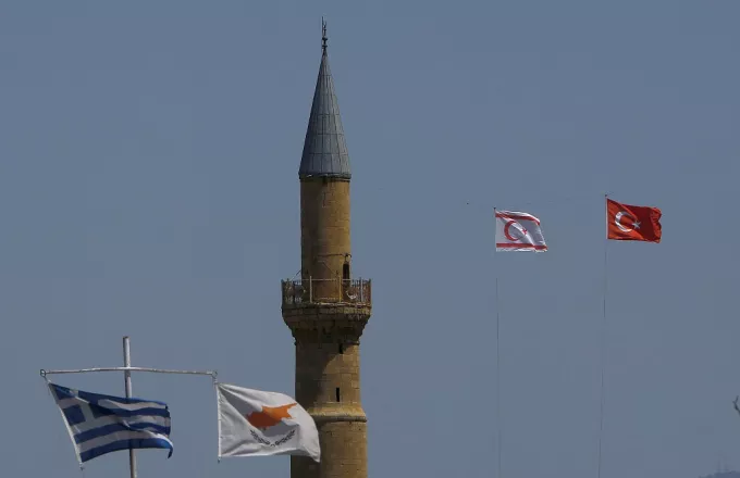 Στην μέγγενη της συναλλαγματικής κρίσης οι Τουρκοκύπριοι