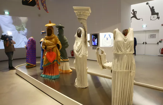 Αγάλματα σε μουσείο 