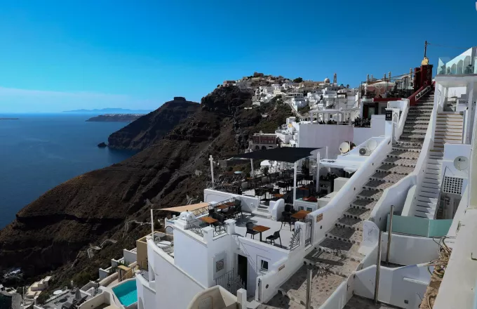 Ελληνικός τουρισμός: Στα ύψη η πληρότητα ξενοδοχείων-Πάνω από 6 εκατ. οι ξένοι επισκέπτες