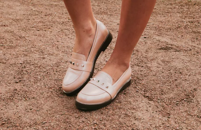 5 celebrities σου αποδεικνύουν πως τα loafers είναι τα παπούτσια της άνοιξης