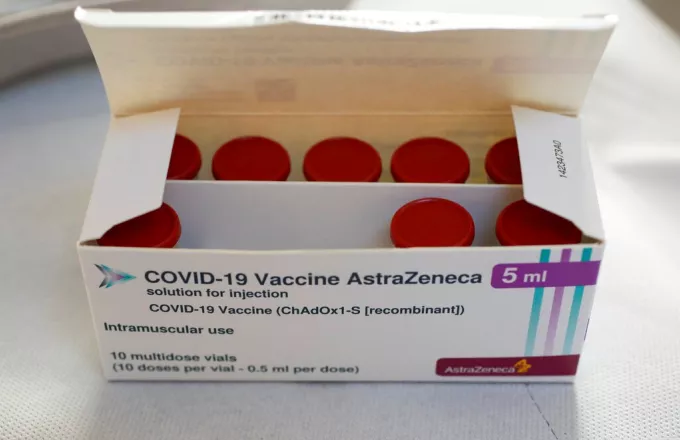 Εμβόλιο AstraZeneca: Ειδικοί απαντούν για τη δεύτερη δόση - Ακόμα πιο σπάνιες οι παρενέργειες