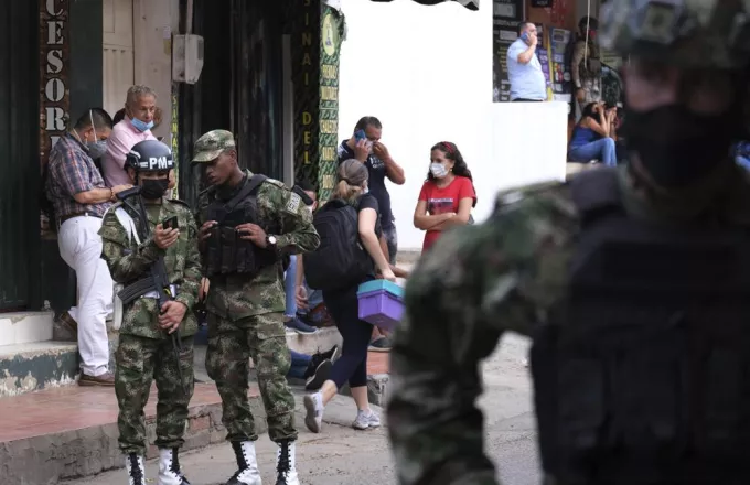 Κολομβία: Αυξήθηκε ο αριθμός των τραυματιών από τη βομβιστική επίθεση σε στρατιωτική βάση