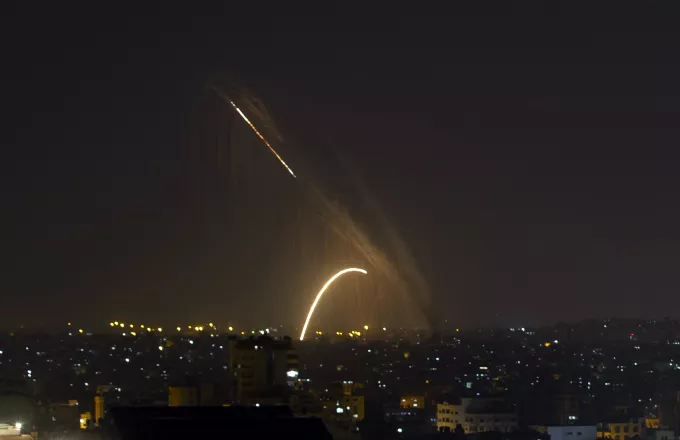 Πλήγματα του Ισραήλ στη Λωρίδα της Γάζας μετά την εκτόξευση ρουκέτας από Παλαιστίνιους