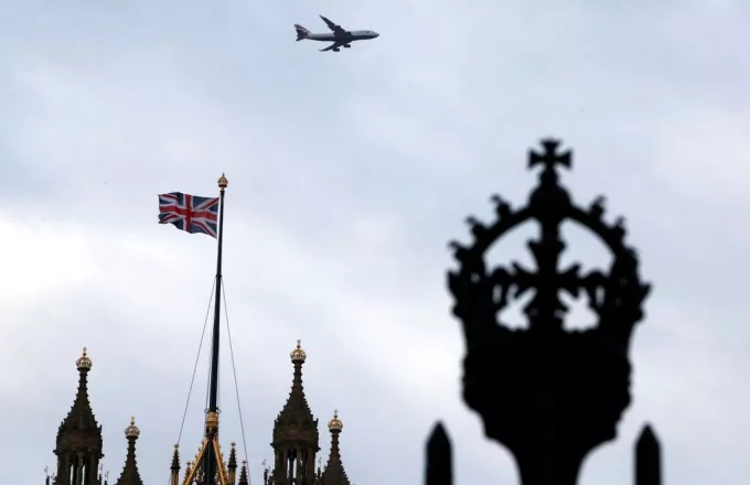 Τι λέει ο βρετανικός ταξιδιωτικός τομέας για τη διεύρυνση της ταξιδιωτικής λίστας