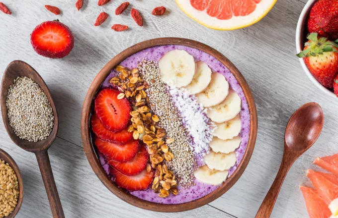 5 τροφές που μπορείς να προσθέσεις στο πρωινό σου για να ενισχύσουν τη λειτουργία του εγκεφάλου