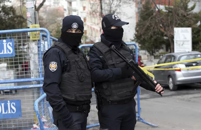 Τουρκία: 40χρονη σκοτώθηκε από επίθεση ενόπλου στα γραφεία του HDP (φωτό) 