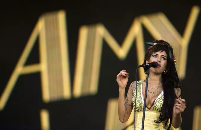 Amy Winehouse: Η ποπ σταρ που σημάδεψε τη σύγχρονη μουσική- Η ζωή και το πρόωρο τέλος της