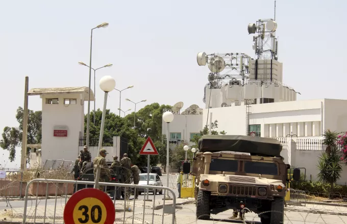 Τυνησία: Απαγόρευση κυκλοφορίας τη νύχτα- Κλείνουν για 2 ημέρες οι δημόσιες υπηρεσίες
