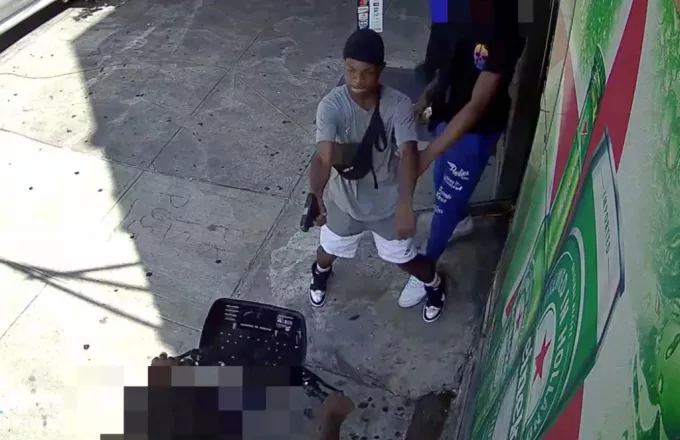 ΗΠΑ - Σοκαριστικό βίντεο: Τον δολοφόνησε εξ επαφής μπροστά στην κάμερα (video) 