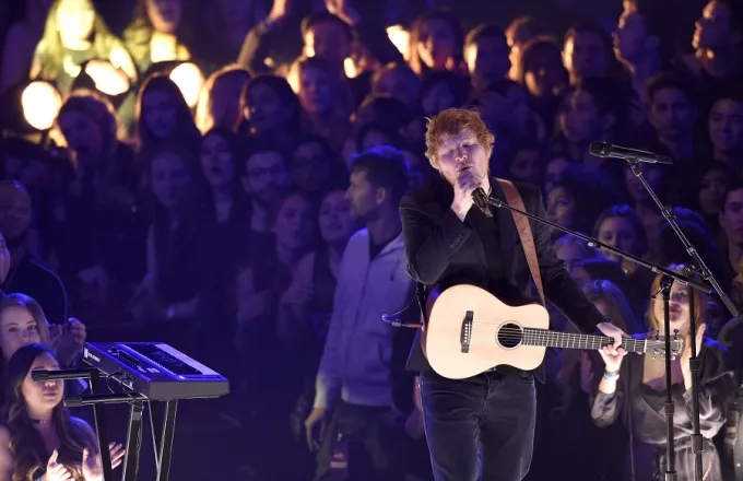 Ed Sheeran, Weeknd και άλλοι σταρ ενώνουν τις φωνές τους σε μια 24ωρη συναυλία για την πανδημία