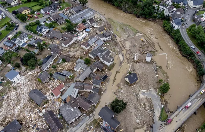 Τραγωδία με τις πλημμύρες στη Γερμανία: Τουλάχιστον 156 οι νεκροί