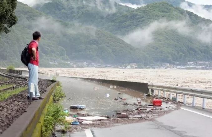 Ιαπωνία: Καταρρακτώδεις βροχές προκαλούν κατολισθήσεις- Δεκάδες αγνοούμενοι 