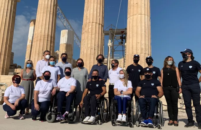 Στην Ακρόπολη η Ελληνική Παραολυμπιακή Ομάδα (pics)