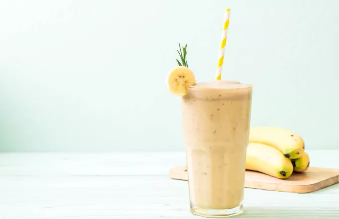 Πώς να φτιάξεις ένα απολαυστικό smoothie με γιαούρτι και μπανάνα