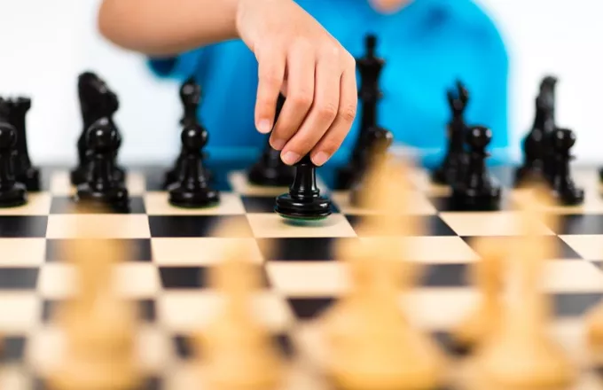 Σκάκι: Ένας 12χρονος έγινε ο νεότερος grandmaster στην ιστορία- Έπαιζε σκάκι από τα 2 του
