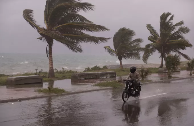 Ενισχύεται η καταιγίδα 'Ελσα καθώς πλησιάζει στην Κούβα- Μετά θα κατευθυνθεί στη Φλόριντα
