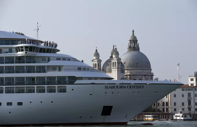 UNESCO και Ιταλοί πείθονται: Απαγορεύτηκε η αποβίβαση επιβατών από κρουαζιερόπλοια στη Βενετία