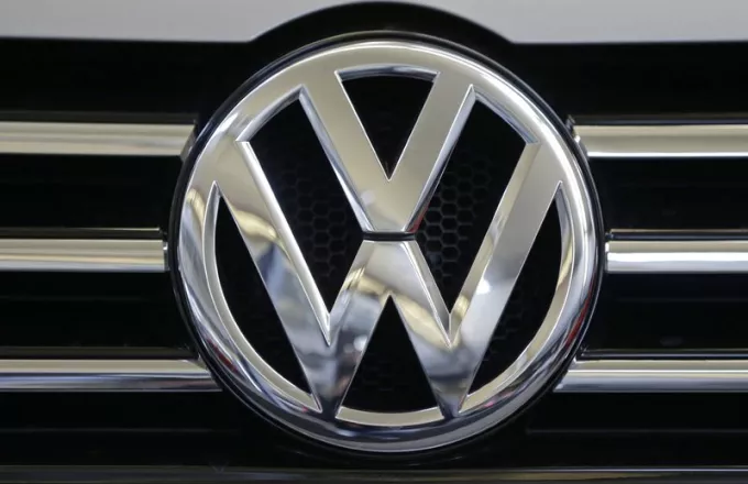 Η Volkswagen φέρεται να εξετάζει την περικοπή 30.000 θέσεων εργασίας 