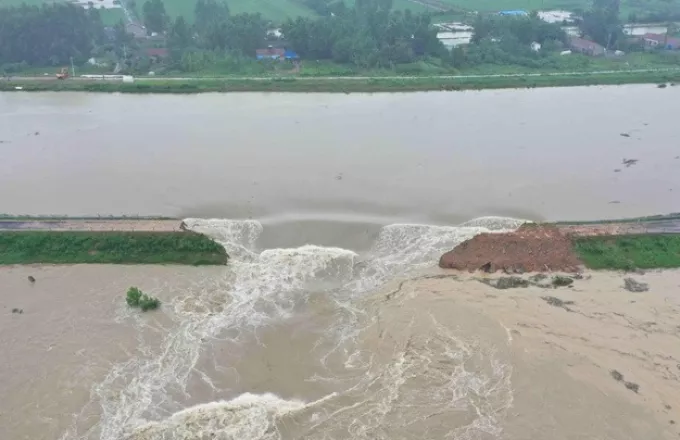 Πλημμύρες στην Κίνα: Στους 33 έφτασαν οι νεκροί ενώ 8 άνθρωποι αγνοούνται