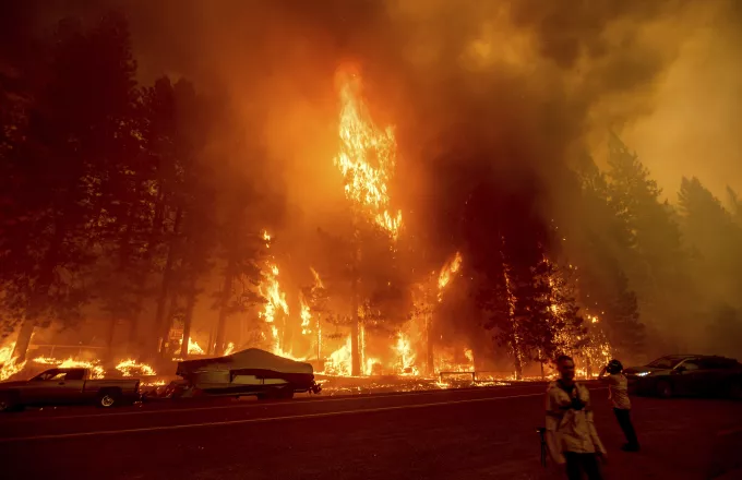 Πυρκαγιές Καλιφόρνιας: 2.000 άνθρωποι κλήθηκαν να απομακρυνθούν «αμέσως» από τα σπίτια τους	