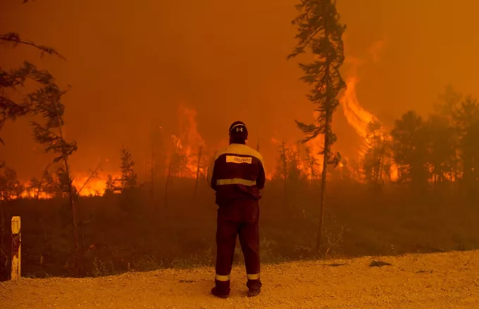 Ρωσία: Οι πυρκαγιές επιδεινώνονται στη Σιβηρία, ο καπνός φτάνει στον Βόρειο Πόλο	