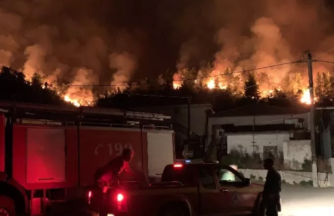 Πυρκαγιές: Μαίνεται ο εφιάλτης στα χωριά της Εύβοιας -Εκκλήσεις για εναέρια και επίγεια μέσα