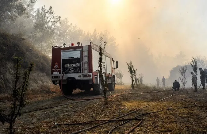 Φωτιά- Ρόδος: Υπό έλεγχο η αναζωπύρωση στην περιοχή Καλαμώνας