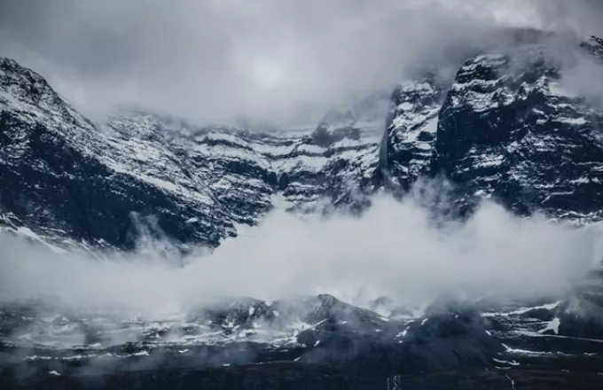  Κλιματική αλλαγή: Έβρεξε για πρώτη φορά σε παγωμένη κορυφή στην Γροιλανδία