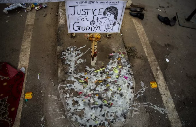 Ινδία: Διαδηλωτές αναζητούν δικαίωση για την 9χρονη που βιάστηκε και δολοφονήθηκε
