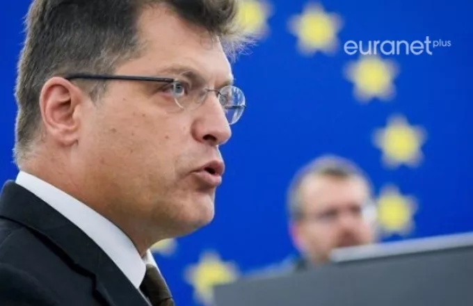 Λέναρτσιτς: «Η συνολική βοήθεια της ΕΕ προς  Ελλάδα ανέρχεται σε 9 πυροσβεστικά αεροπλάνα, 700 διασώστες και 100 οχήματα»
