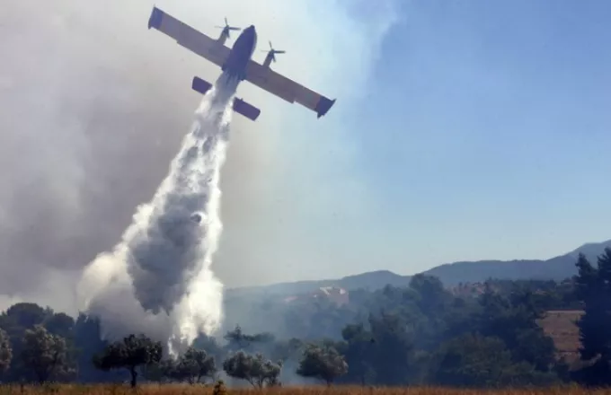 Ζάκυνθος: Ελεγχόμενη πτώση πυροσβεστικού αεροσκάφους- Σώος ο Πιλότος (VID)